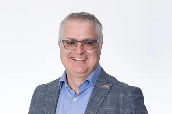 Photo of the speaker.